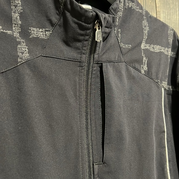 Lululemon Wet Dry Warm Jacket L Multi Pocket Size Zip Black Cycling Rain Running - Picture 5 of 11